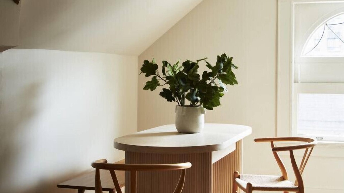 Dwight Apartment | Beacon Cove steps to Yale University