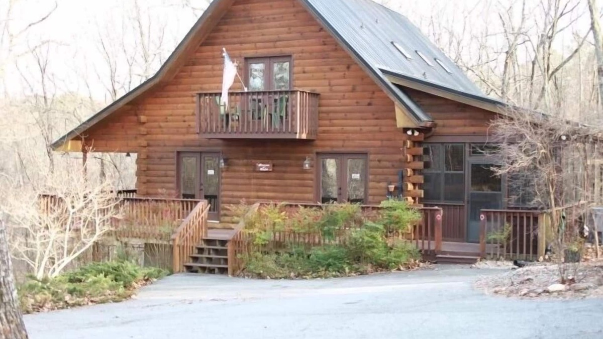 Warm Springs Cabin | Beacon of Light - Whole Cabin -Close to Callaway Gardens. Pet-friendly!