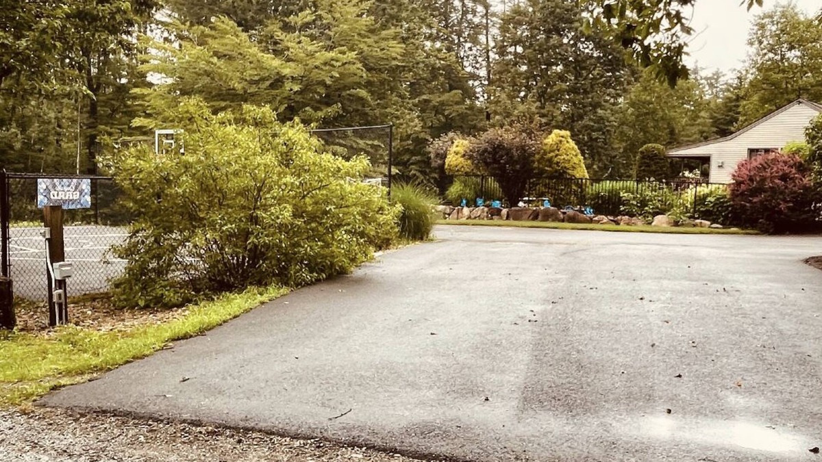 Dunbarton RV Rental | Bear Brook Trail RV Parking site