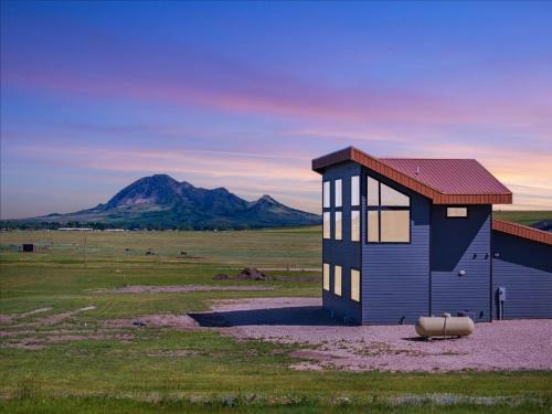 Sturgis House | Bear Butte Luxury Retreat Hot Tub Stunning Views