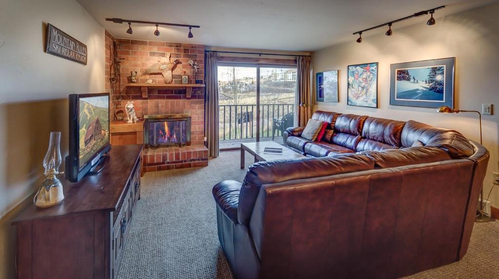 Steamboat Springs Apartment | Bear Claw 312 - Ski-in Ski-out Condo!