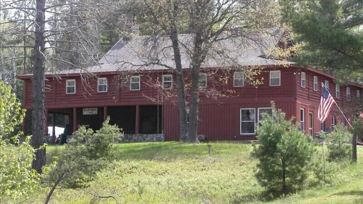 Grayling Cabin | Bear Creek Lodge - Historic Riverfront Lodge on 120 Wooded Acres!