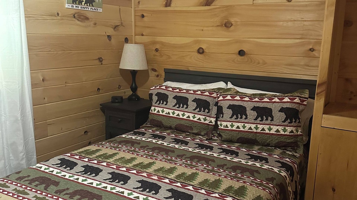 Stevenson Cabin | Bear Cub ,Cozy cabin with WiFi and AC in peaceful Stevenson
