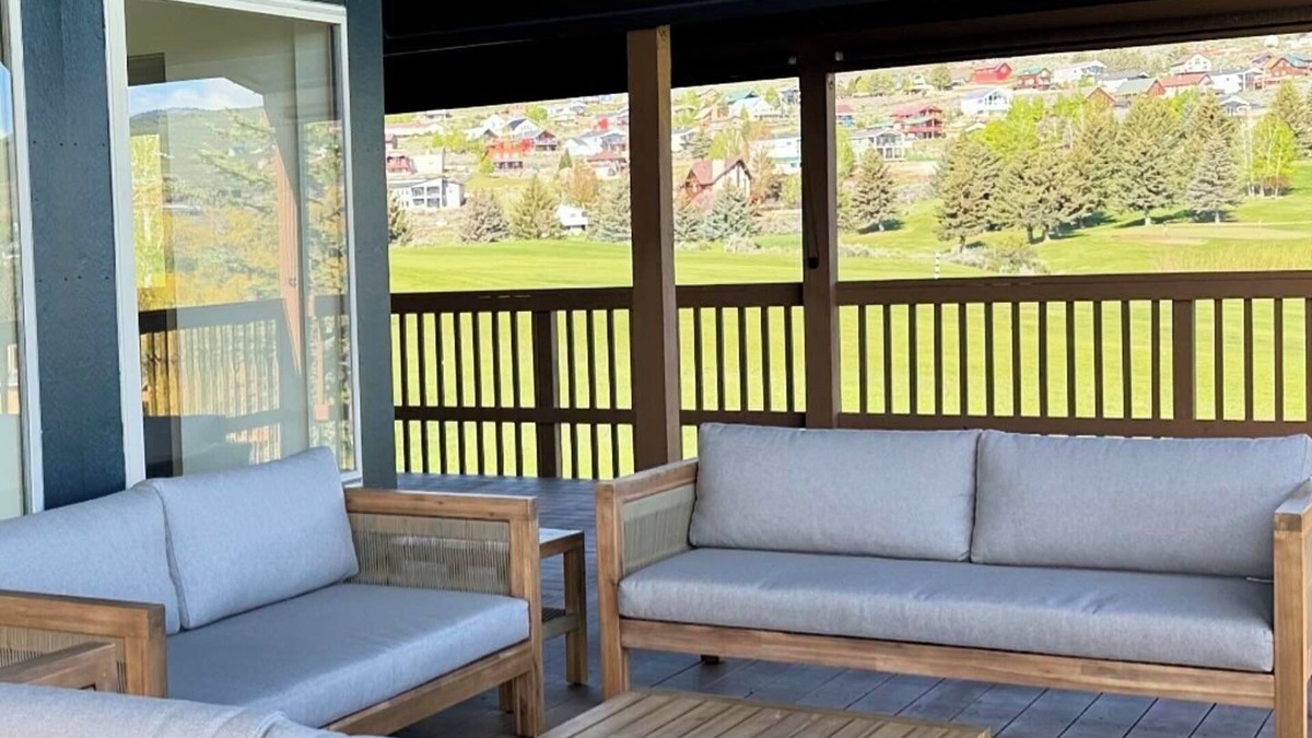 Sweetwater Cabin | Bear Lake Cabin on golf course. Ideal Beach access, private hot tub, hammocks!