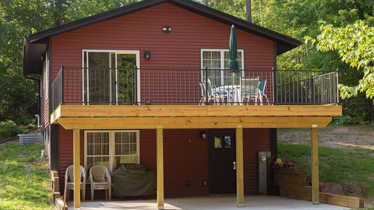 Tomahawk House | Bear Lodge in the Forest