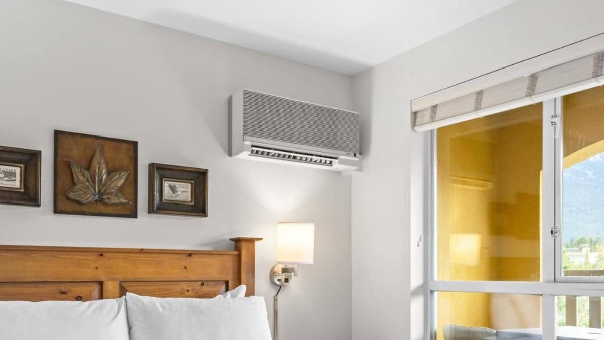 Whistler Village Condo | Bear Lodge One Bedroom by MVA