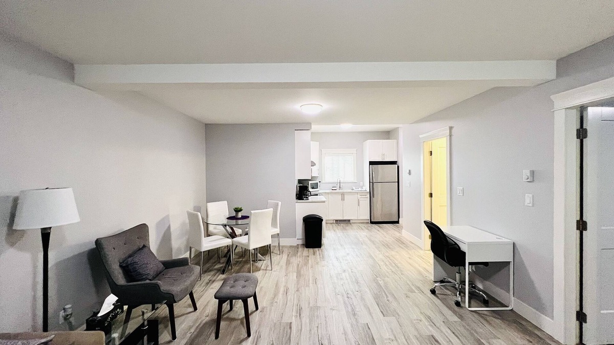 Langford House | Bear Mountain 1 bedroom suite with parking