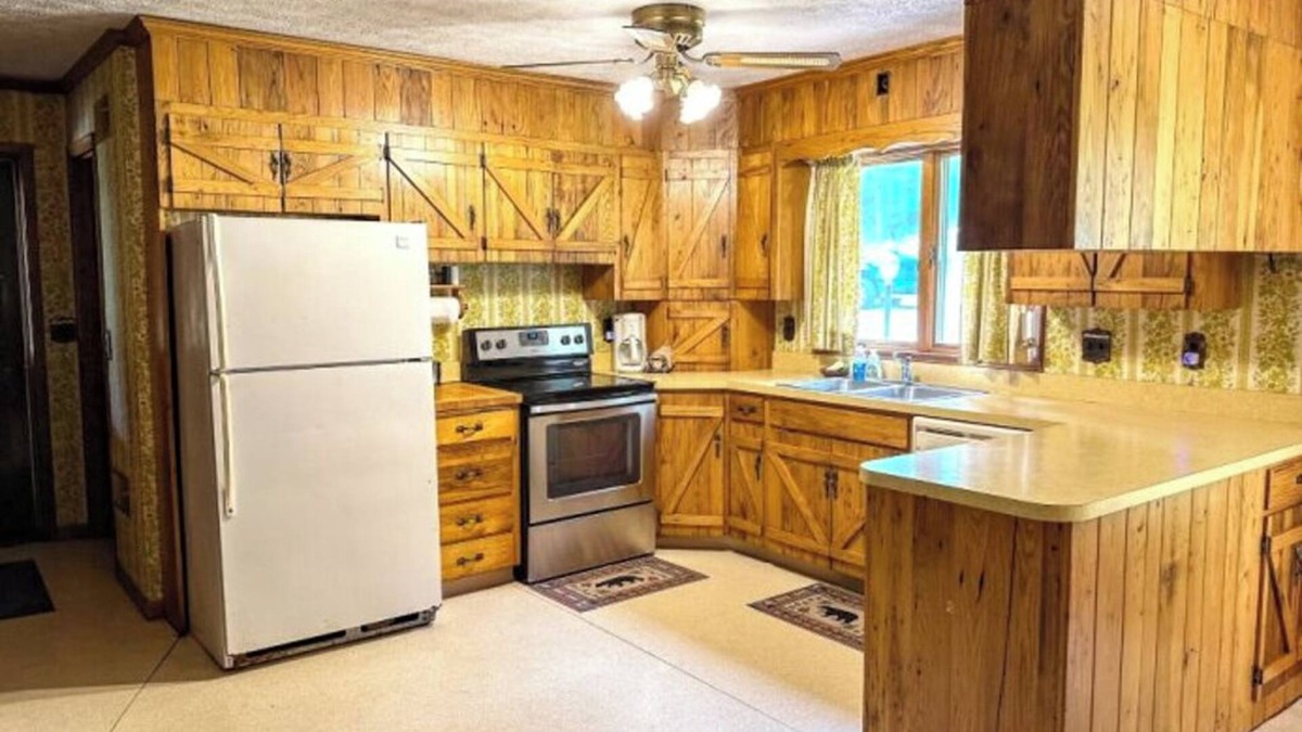 Cabins Cottage | Bear Paw Cottage- North Fork River Front with a 12 minute drive to Seneca Rocks