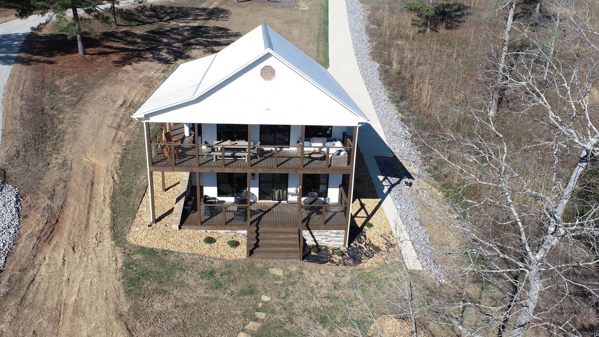 Crane Hill House | Bear Pen Branch: 4 BR, 3.5 BA in Crane Hill, Sleeps 8