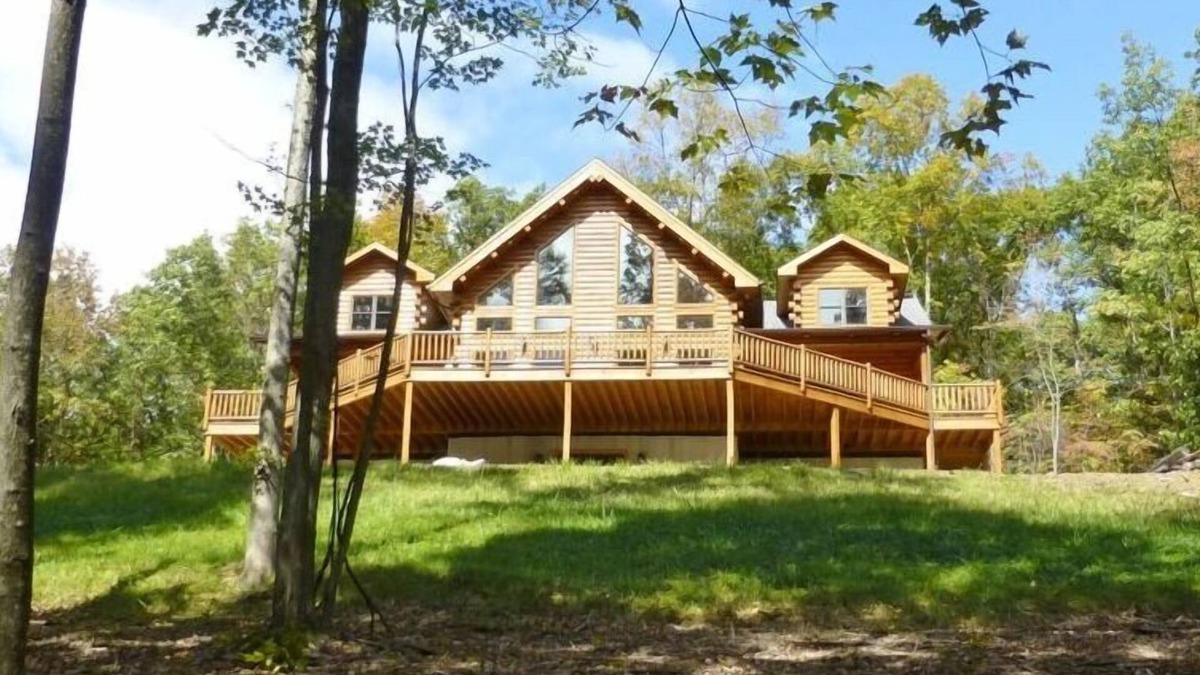 Huntingdon Cabin | Bear's Paw Lodge - Rustic Mountain Escape