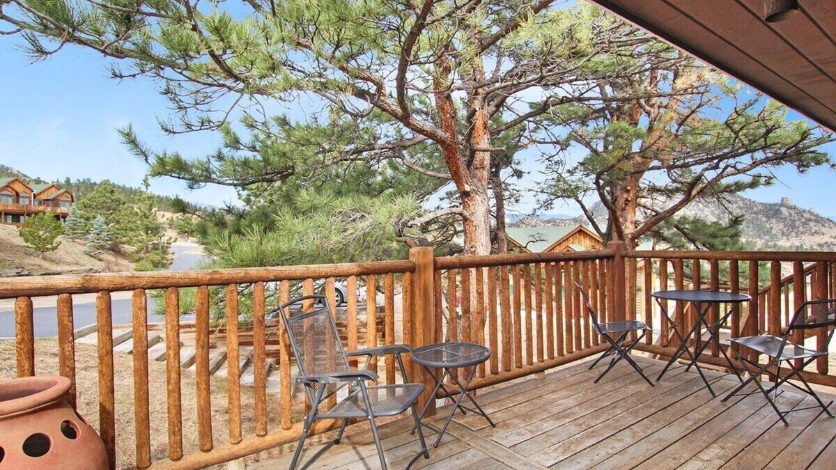 Estes Park Condo | Bear's Ridge Condo at Mary's Lake
