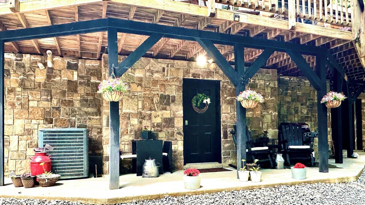 Independence Cabin | Bear Valley Cabin, a beautiful secluded oasis 4 a Romantic or family getaway.