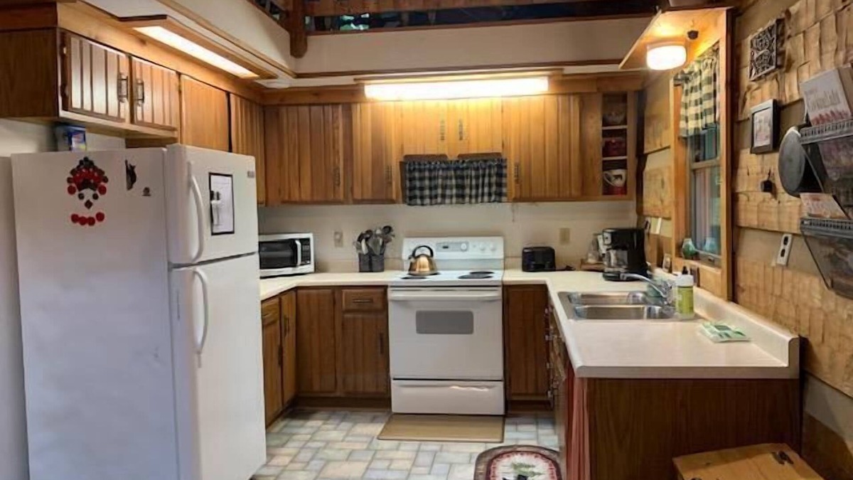Alpine Lake Cabin | Bearadise Cabin where the relaxation begins!