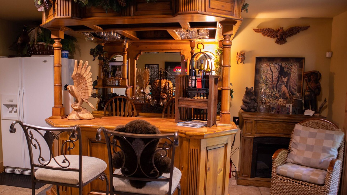 Dahlonega Cottage | 'BEARADISE CHALET' UNIQUE Secluded Retreat Estate (WHO'LD GUESS IT'S IN TOWN?)
