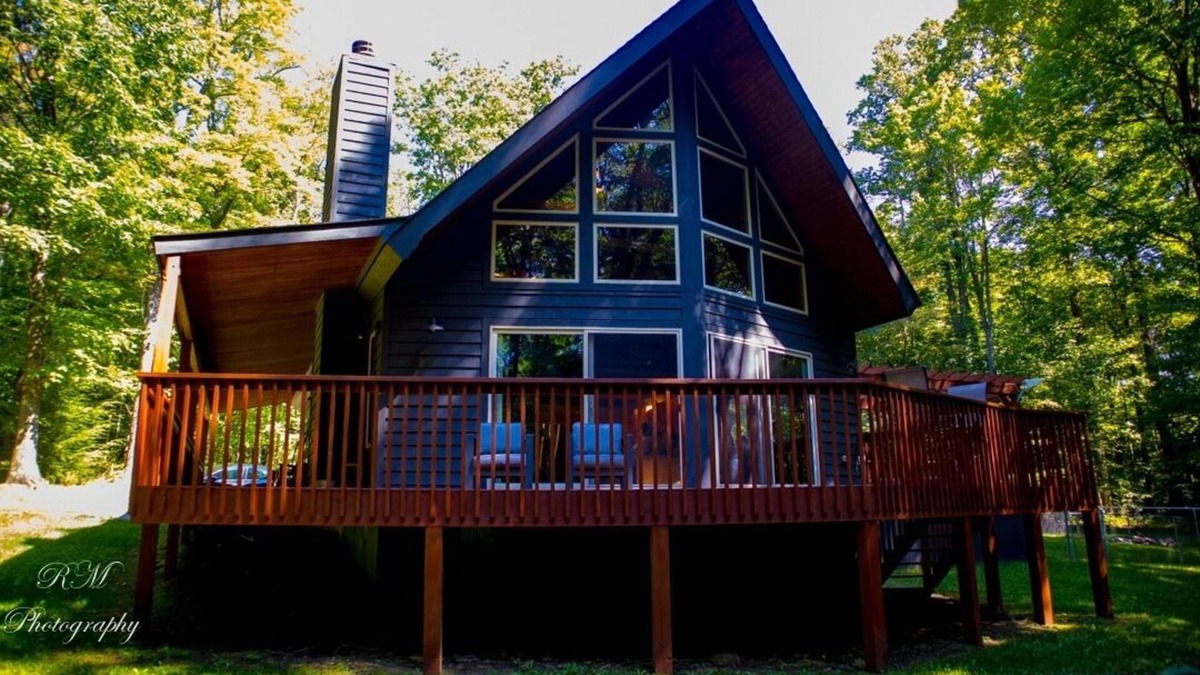 Accident Cabin | Bearfoot Hideaway