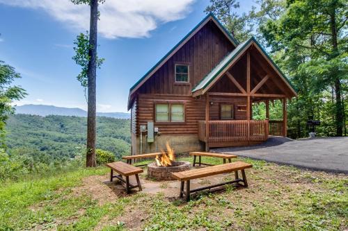 Sevierville House | Bearhemain Rhapsody, a Private Cabin with Incredible Mountain Views, Near Dollywood!