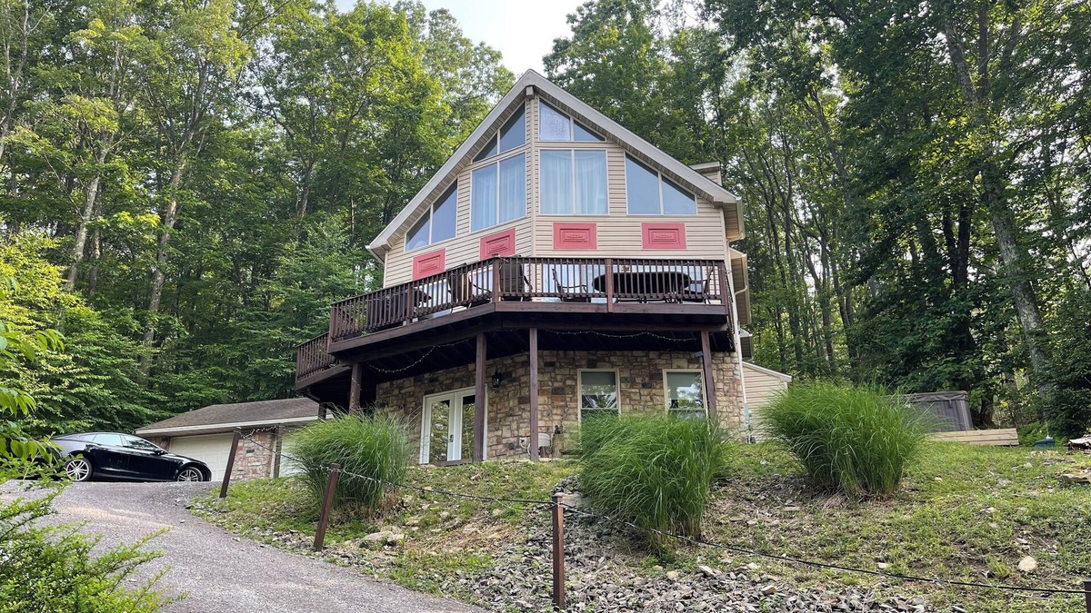 Thayerville Ski Chalet | Bearly Believable By The Lake & WISP hot-tub/pets