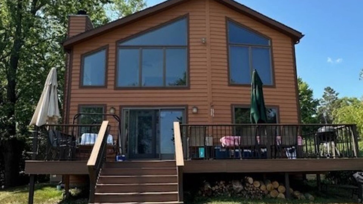 Lake Ripley House | Bears Den: Year-round Comfortable 4-bdrm house on Lake Ripley in Cambridge WI