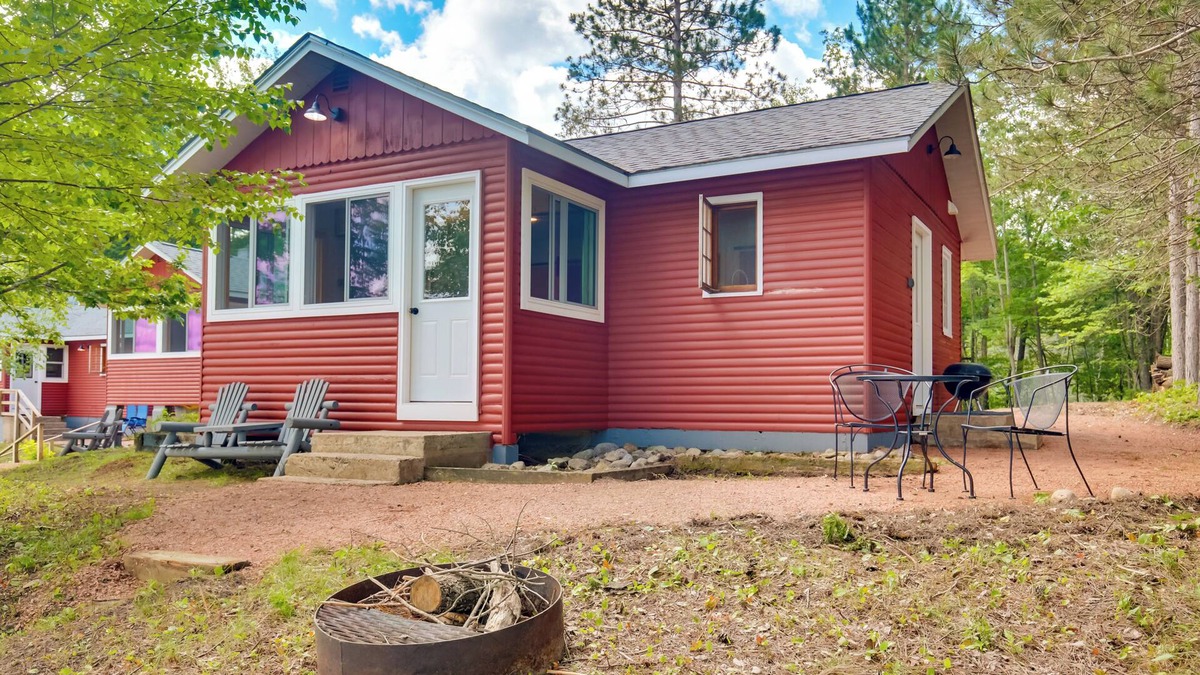 Harshaw Cabin | Bearskin Lake Cabin: Fish, Boat & Relax!