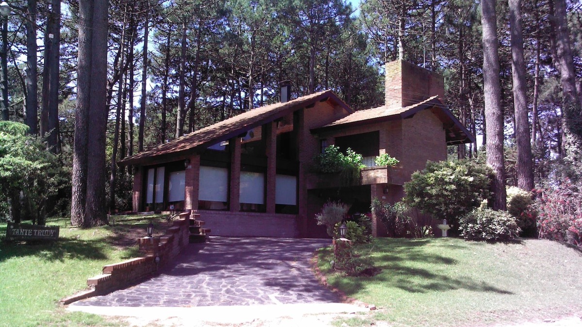 Pinamar House | Beatiful Family House Near The Beach