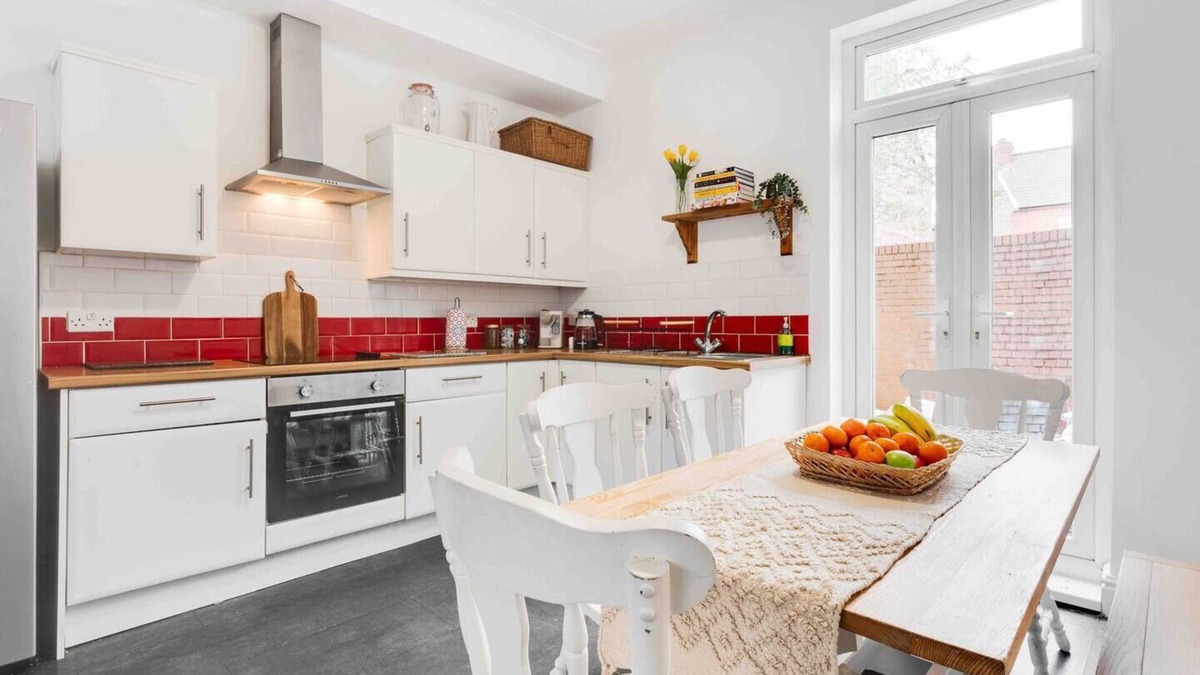 Liverpool House | Beatles | Penny Lane | Sefton Park | Free Parking