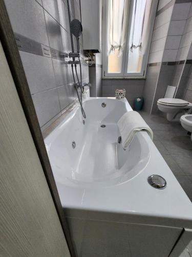 Tiburtino Apartment | Beatrice's House Spa Bath Privata e Parcheggio Gratuito a Roma