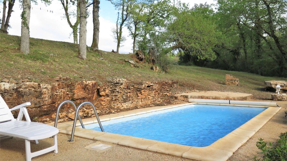 Blanquefort-sur-Briolance House | Beautiful private villa for 4 guests with WIFI, private pool, TV, terrace, pets allowed and park.