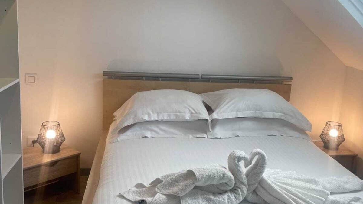 Sedan Apartment | Beau Loft Neuf Face au Château de Sedan- 1 Chambre- 40m2- Tout Confort- Netflix