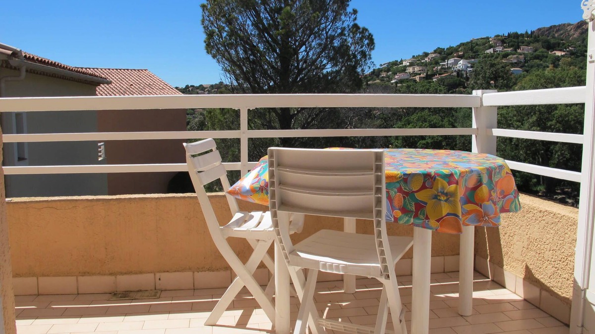 Agay Apartment | Beau studio cabine avec piscine et plage à 50m
