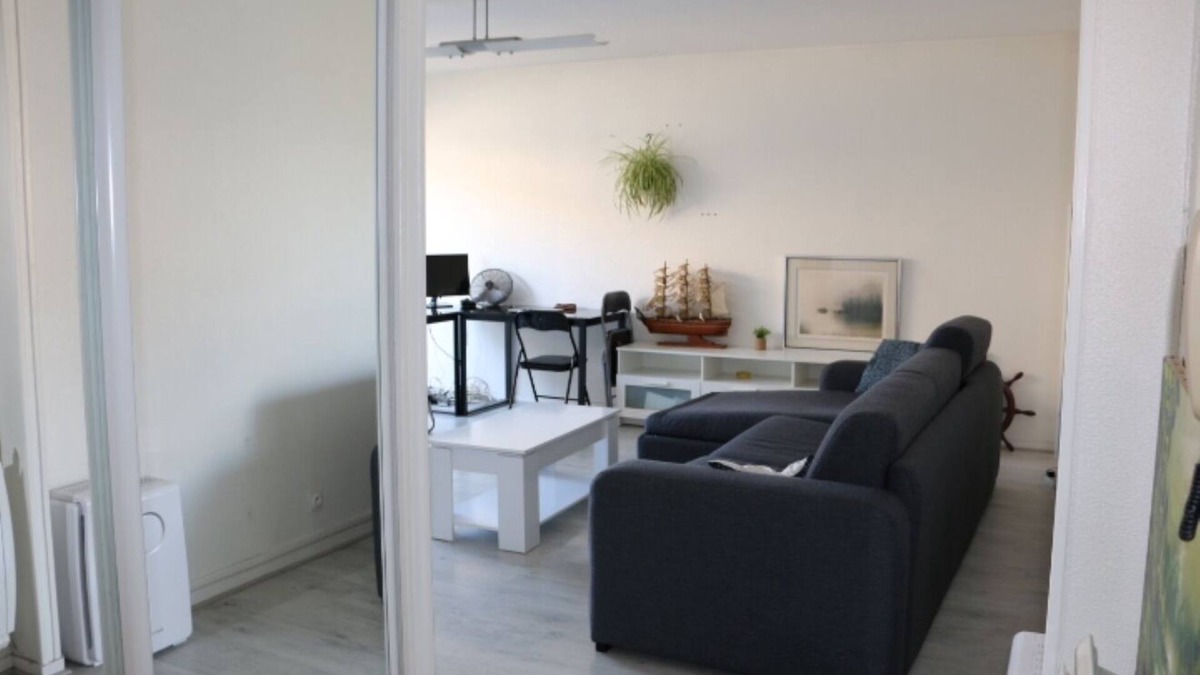 Victor Hugo - Saint-Augustin Apartment | Beau T2 de 52m2 au Dernier Étage Avec Balcon