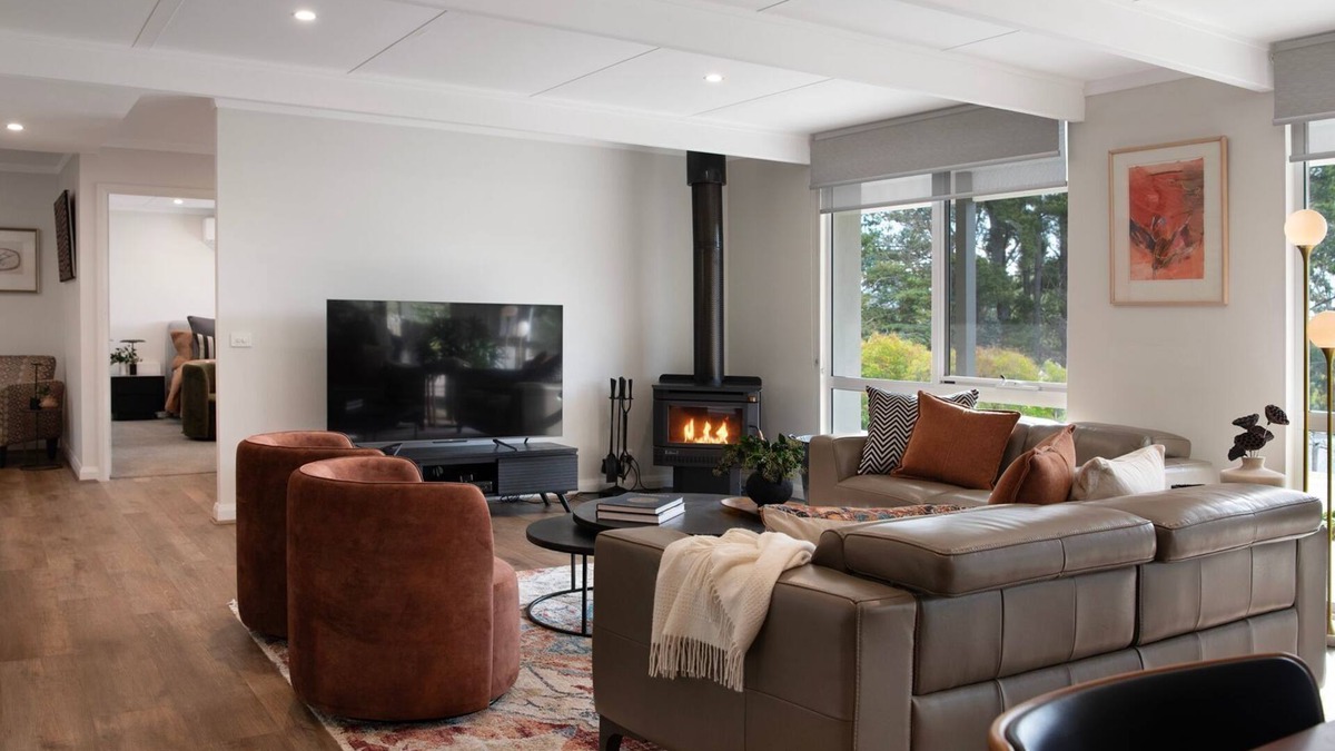 Creswick House | Beau Vue Estate - Luxury getaway with Pool