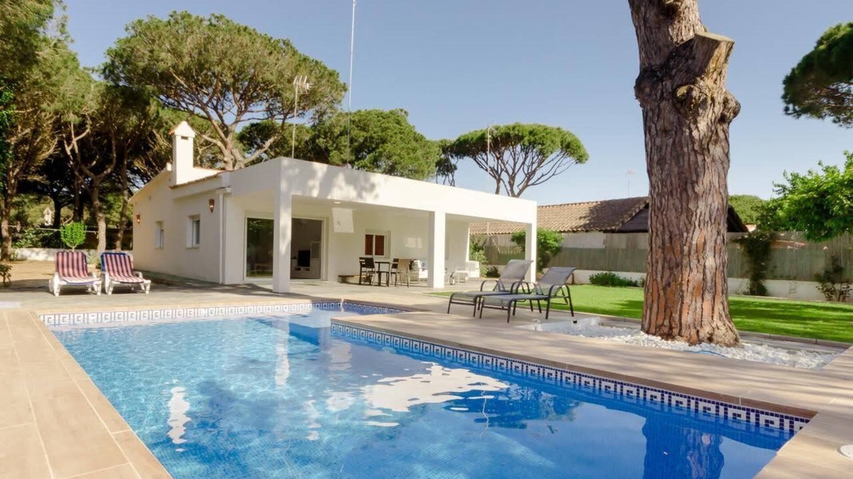 Chiclana de la Frontera House | Beautiful Villa La Barrosa With Pool, Only 3km. From Beach & Golf Courses