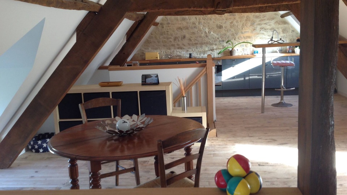 Louvieres Apartment | Beautifully furnished studio within an old property