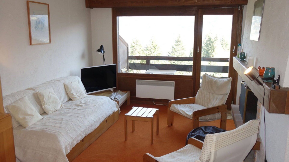 Le Bettex Apartment | Beautiful apartment for 5 guests with WIFI, pool, TV and balcony