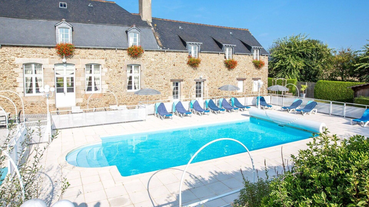 Saint-Jouan-des-Guerets Apartment | Beautiful apartment for 5 people with pool, WIFI, TV and terrace
