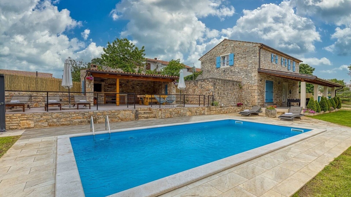 Municipality of Sveti Lovrec Villa | Beautiful Stone House Villa Irma