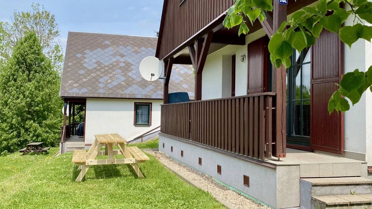Rudnik u Vrchlabi House | Beautiful private villa for 6 guests with pool, WIFI, TV, terrace, pets allowed and parking