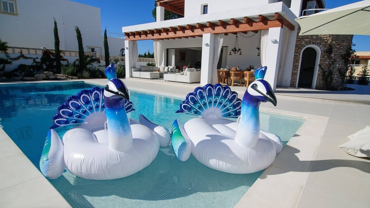 San Antonio Bay Villa | Beautiful spacious modern villa with a large private saltwater swimming pool