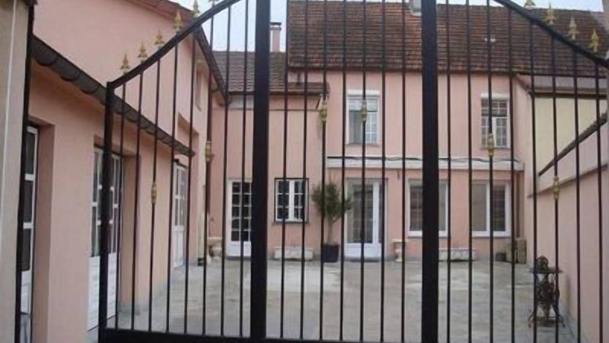 Baslieux-sous-Chatillon House | Beautiful, luxurious farmhouse In Champagne. Only 1 Hr From Paris, Near Epernay.