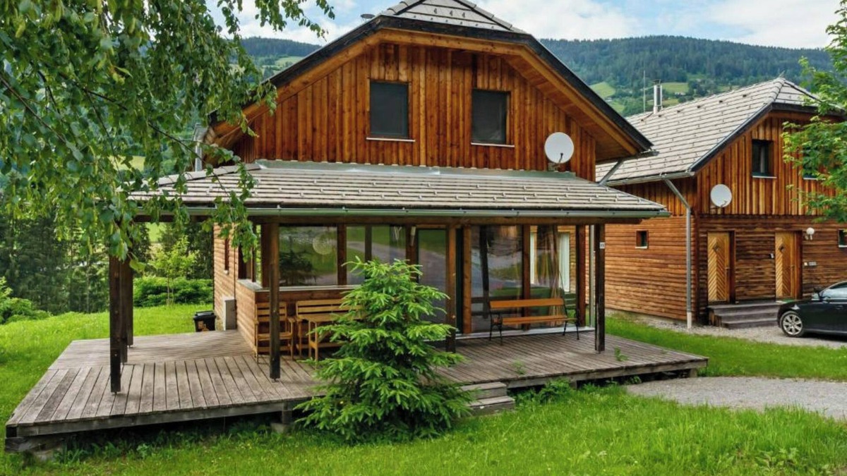 Sankt Georgen am Kreischberg Ski Chalet | Beautiful wooden chalet near ski area with sauna