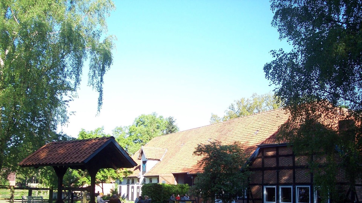 Region Hannover District Apartment | Beautiful horse farm with great timber-apartments between canvas and heath
