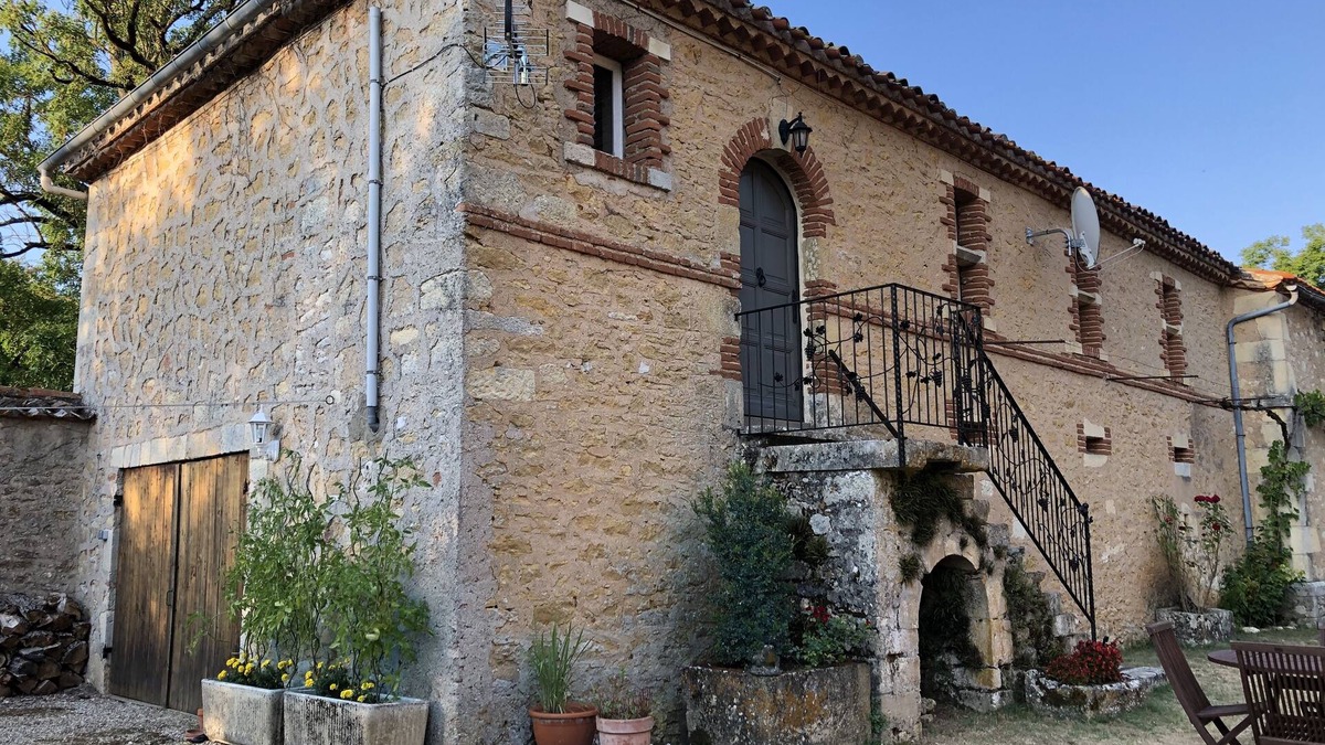 Saint-Front-sur-Lemance Apartment | Beautifully restored stone apartment on the domaine. Sleeps 5.