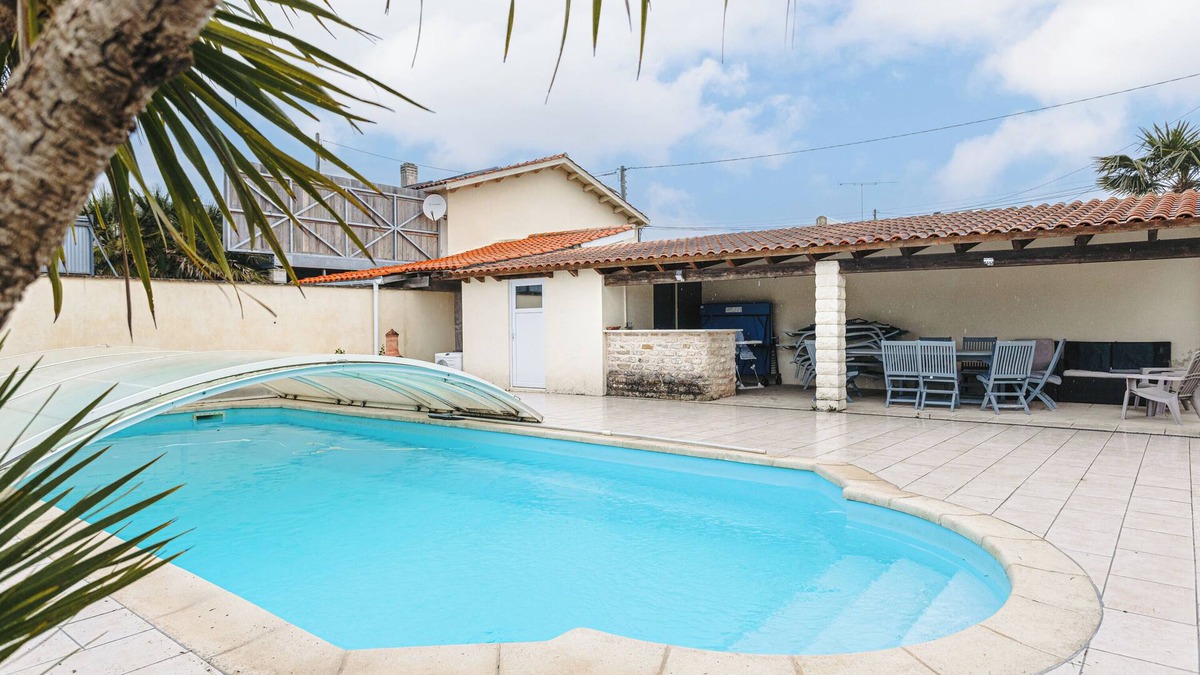 Boyardville House | Beautiful Boyardville House with Heated Pool 900 m from the Beach