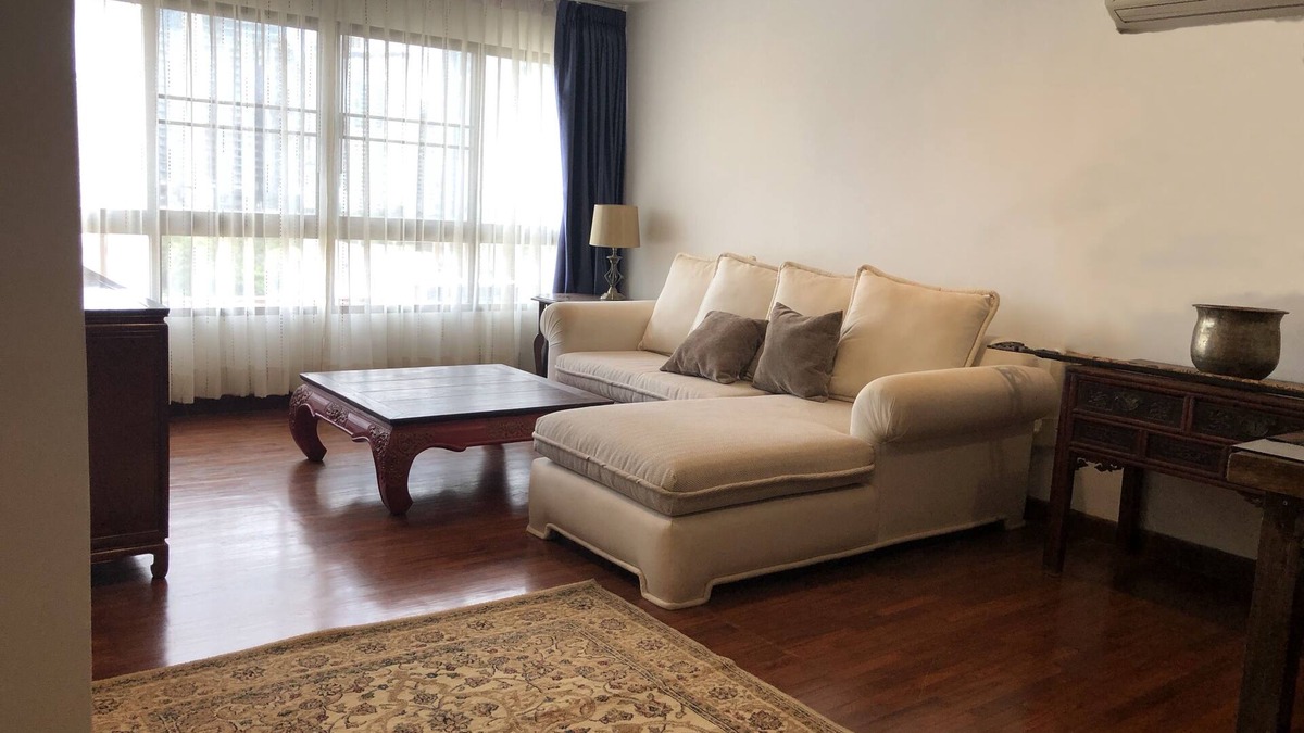 Ploenchit Condo | Beautiful apartment in the heart of Bangkok.