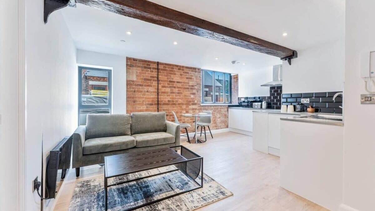 Burton on Trent Apartment | Beautiful 1 Bedroom Apartment in Burton-on-Trent