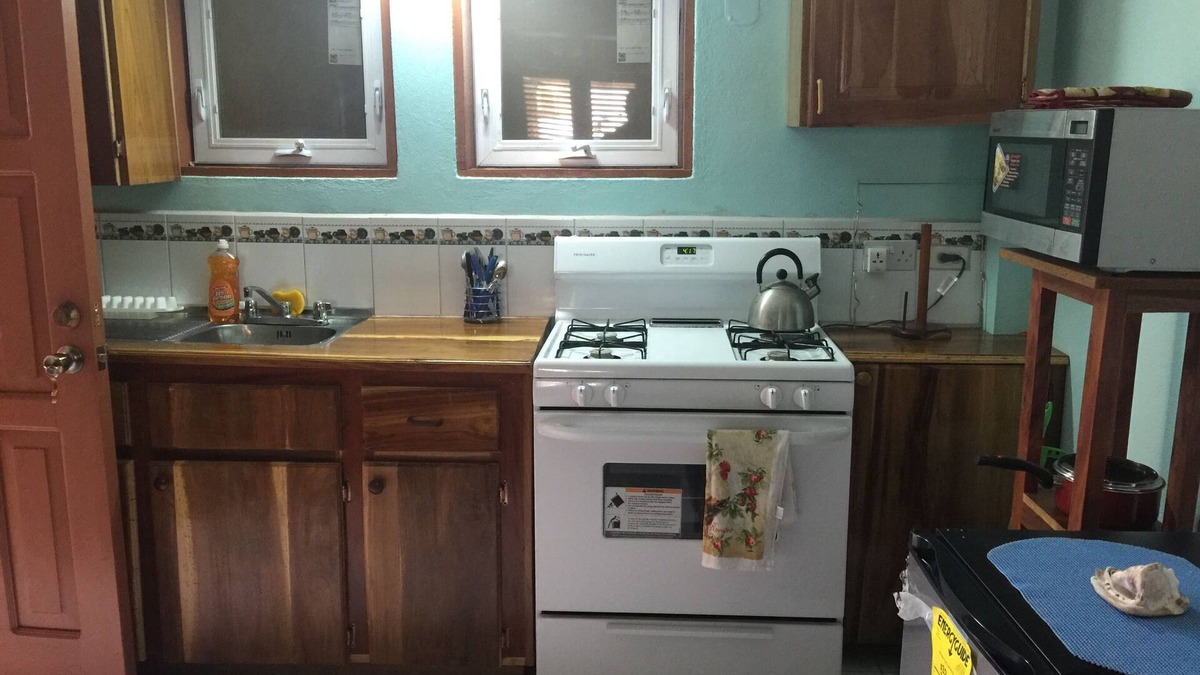 Laborie Apartment | Beautiful 1 bed apartment by the sea