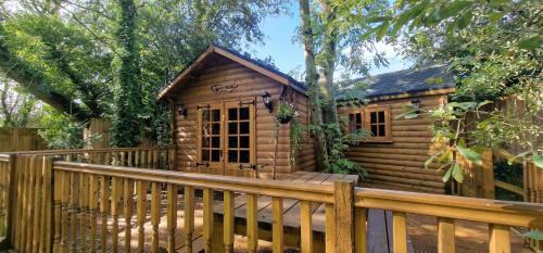 Brinkley House | Beautiful 1-Bed Cabin in Newmarket