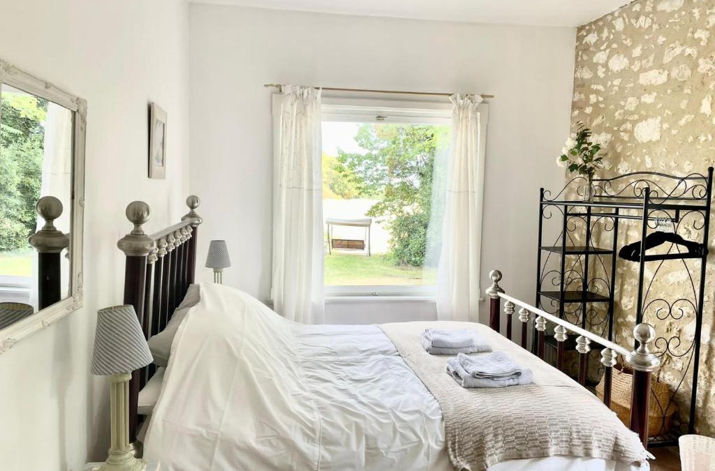 Eymet House | Beautiful 1-Bed Gite 2km quiet walk from Eymet