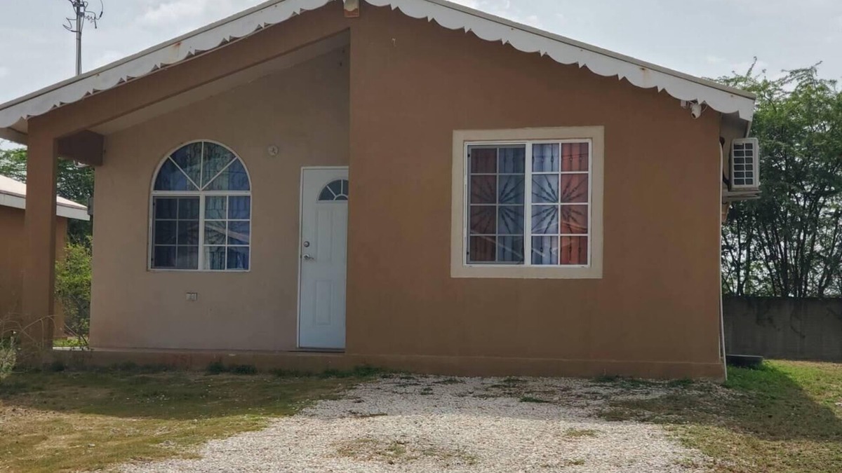 Old Harbour House | Beautiful 1-Bed House in New Harbour Village 3, Old Harbour, St. Catherine, Jamaica. Secured gated community.