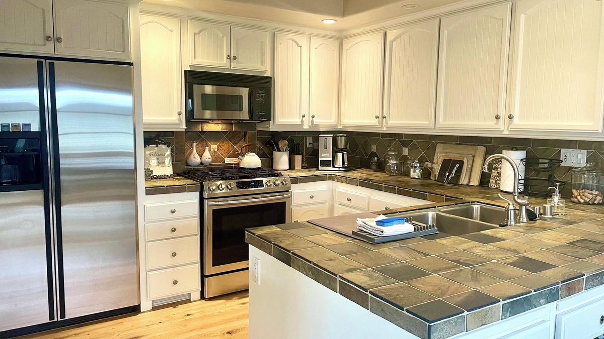 Thousand Oaks House | Beautiful 1 bedroom home that is perfect for your So Cal stay!